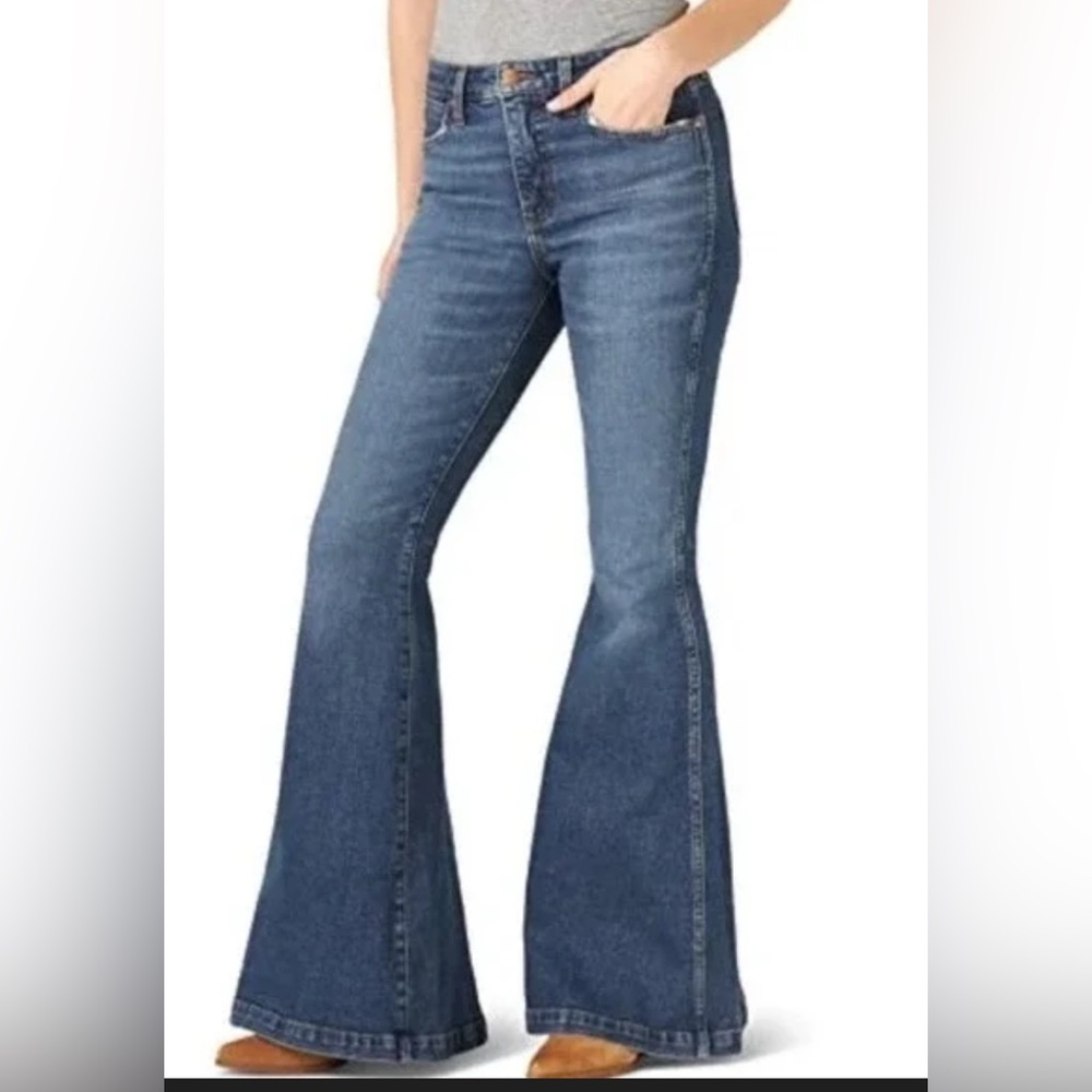 Wrangler Retro Women's Bailey High Rise Classic Blue Flare Jeans 29x34